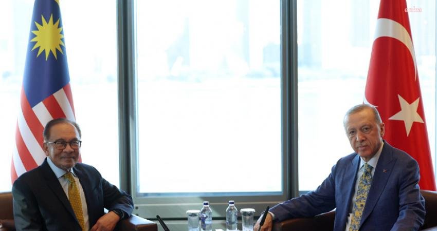 Cumhurbaşkanı Recep Tayyip Erdoğan, bugün Malezya Başbakanı Enver İbrahim ile