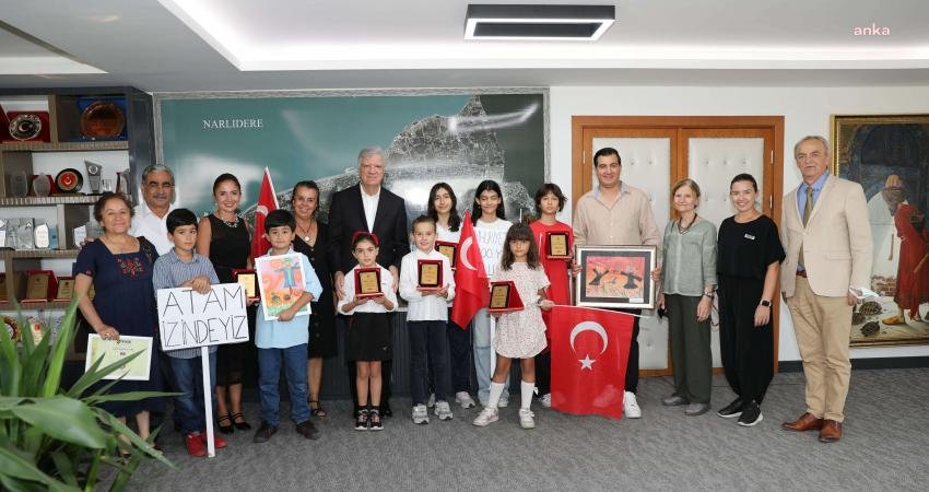 Narlıdere Belediyesi’nin açtığı resim kurslarında eğitim gören çocuklar, Cumhuriyet'in 100'üncü