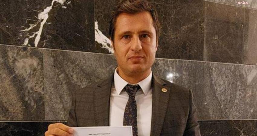 CHP İzmir Milletvekili Deniz Yücel, İstanbul Eminönü Elhaç Timurtaş Cami