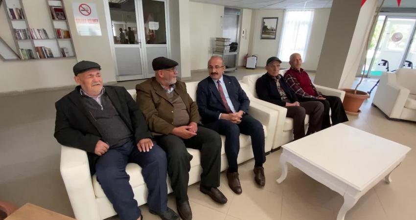 Kahramanmaraş merkezli depremde kaldıkları binaların kullanılamayacak duruma gelen Aile ve