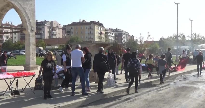 Edirne’ye alışveriş yapmak için Bulgaristan’dan gelen turistlerin sayısında artış yaşandı.