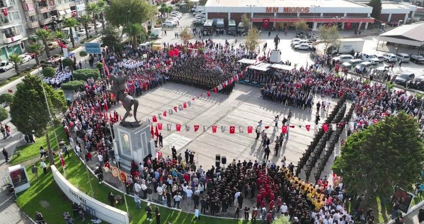 Cumhuriyetin 100. Kuruluş yıldönümü Edremit ilçesinde büyük bir coşku içerisinde