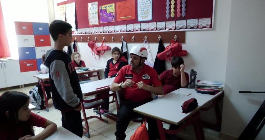 Esenyurt Belediyesi Arama Kurtarma Ekibi (ESAK), olası bir İstanbul depremi