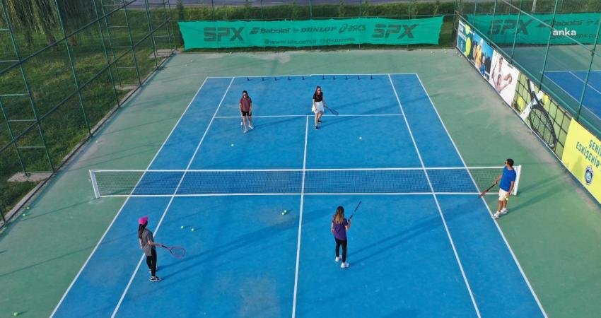 Eskişehir Büyükşehir Belediyesi’nin şehre kazandırdığı Batıkent Tenis Kortları, sporseverlerin büyük