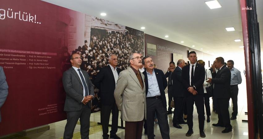 Tepebaşı Belediyesi ev sahipliğinde gerçekleşen ‘Belediye Başkanları Buluşması’nda, merkez ve