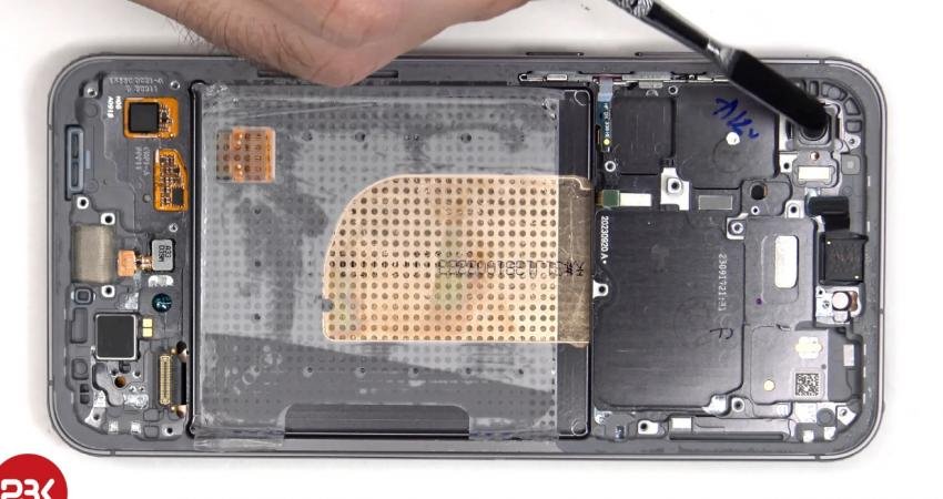 Bir inceleme videosu, Galaxy S23 FE'nin içerisindeki Exynos 2200 işlemcinin