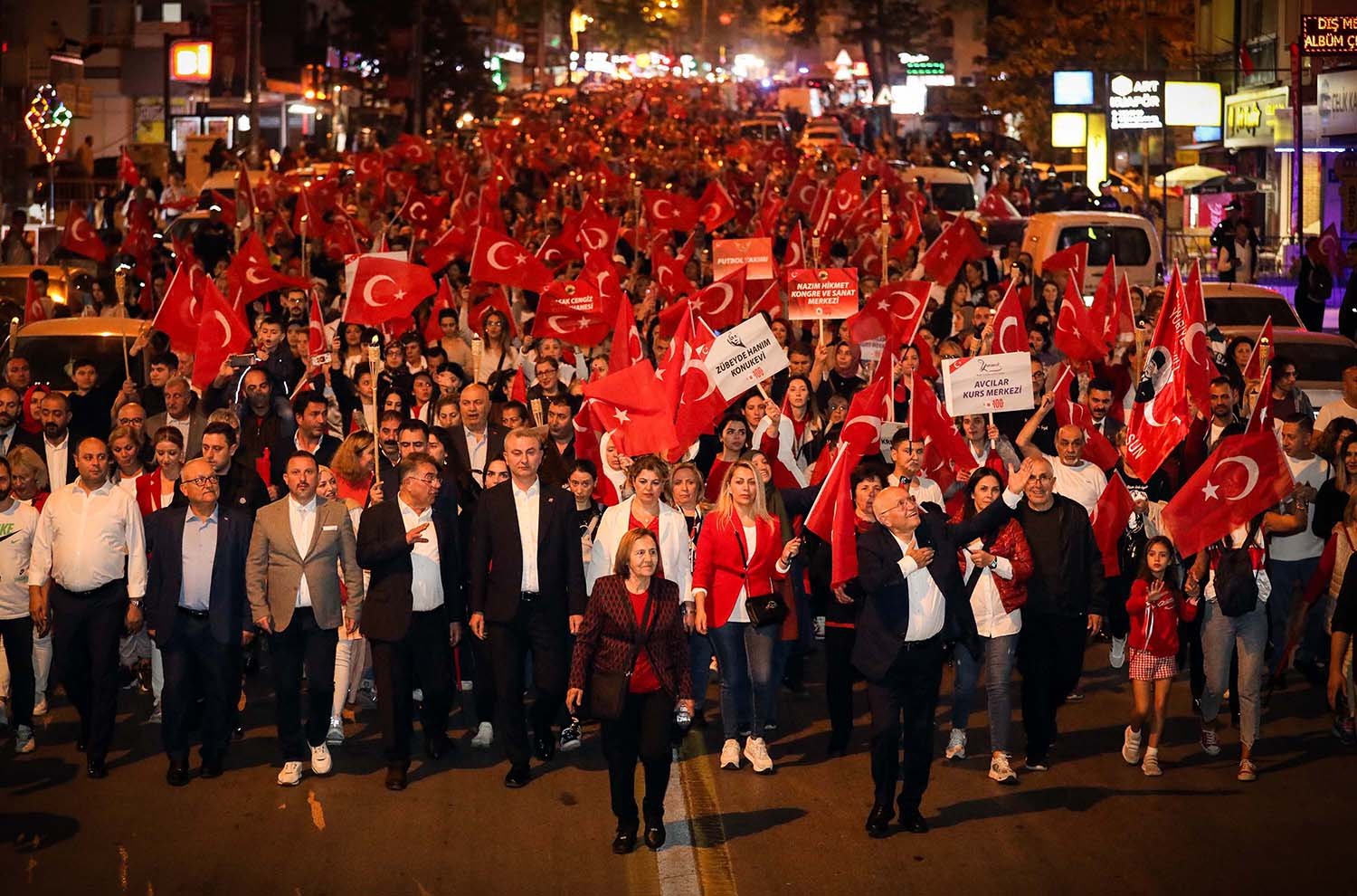 Yenimahalle Belediyesi, Cumhuriyet'in ilan edilişinin 100’üncü yılını,bir haftalık festival programıyla
