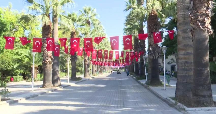 İzmir Büyükşehir Belediyesi tarafından Cumhuriyet'in 100’üncü yılı kutlamaları için hummalı