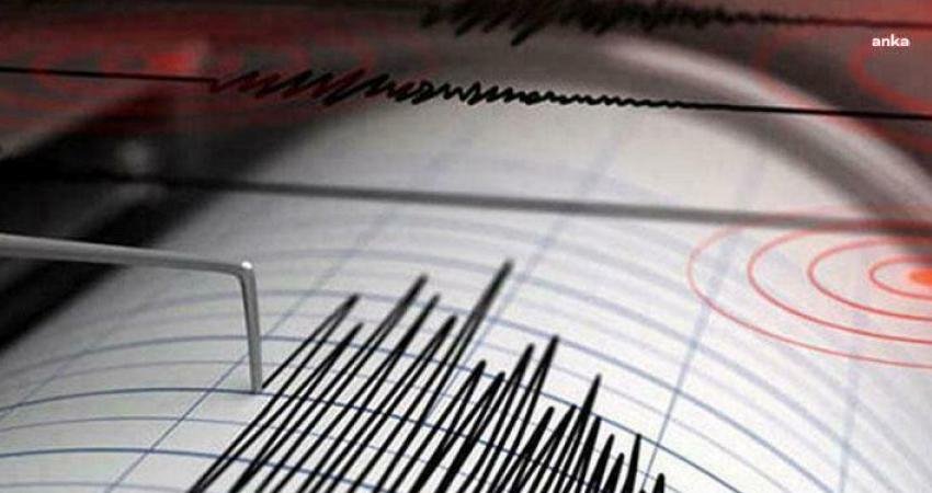 AFAD, saat 15.55'te İzmir'in Bayındır ilçesinde 7 kilometre derinlikte, 4.2