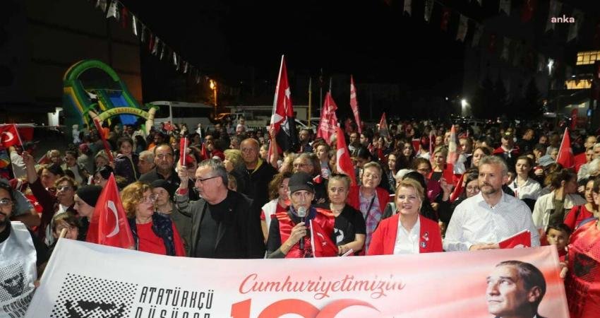 İzmit Belediye Başkanı Fatma Kaplan Hürriyet, 29 Ekim Cumhuriyet Bayramı