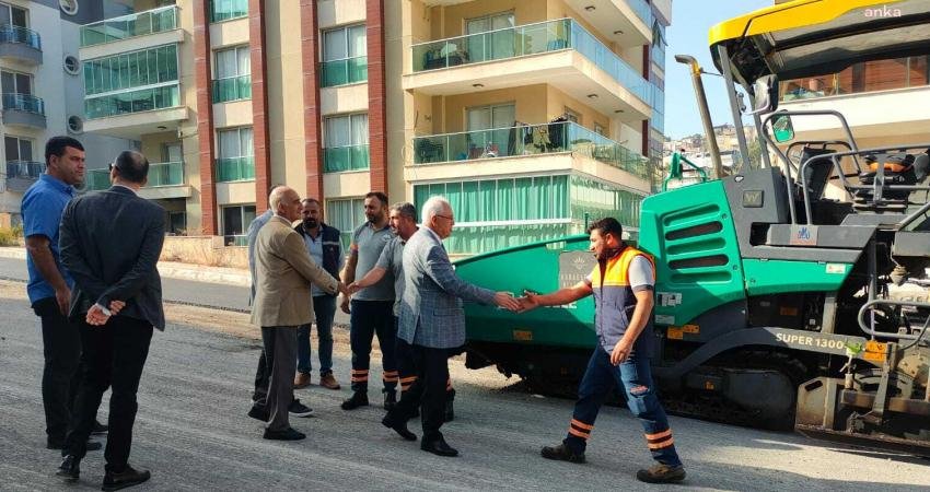Karabağlar Belediyesi Fen İşleri Müdürlüğü ekipleri, asfaltlama sezonunun başladığı mayıs
