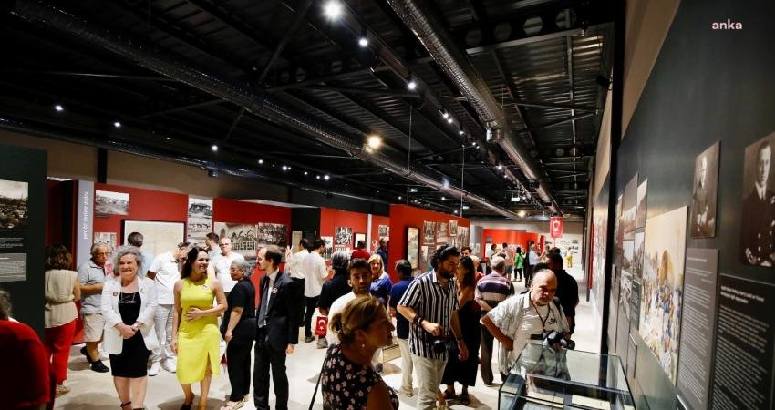 Karşıyaka Belediyesi, kentin sanat hayatına kazandırdığı Çatı Bostanlı Sergi Salonu’nda