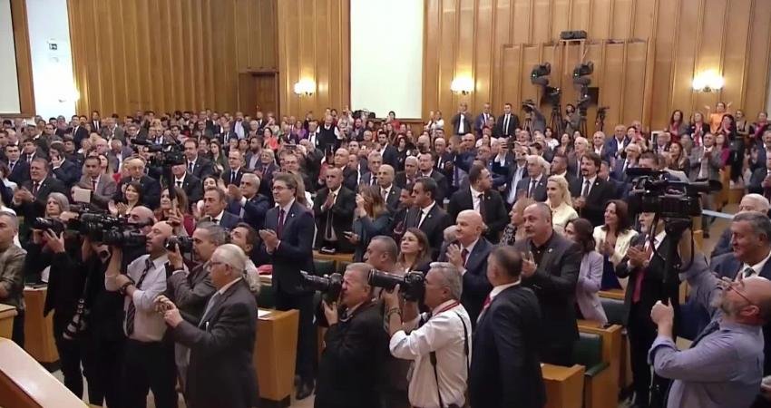 CHP Genel Başkanı Kemal Kılıçdaroğlu, “Amerika iki uçak gemisi gönderdi.