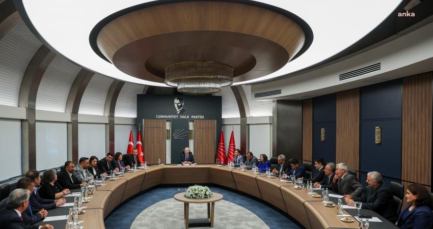 CHP Genel Başkanı Kemal Kılıçdaroğlu, CHP Kırşehir İl Başkanı İsa Şahin'i