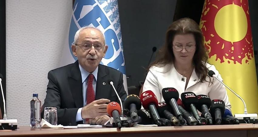 CHP Genel Başkanı Kemal Kılıçdaroğlu, Kamu Emekçileri Sendikaları Konfederasyonu'na (KESK)