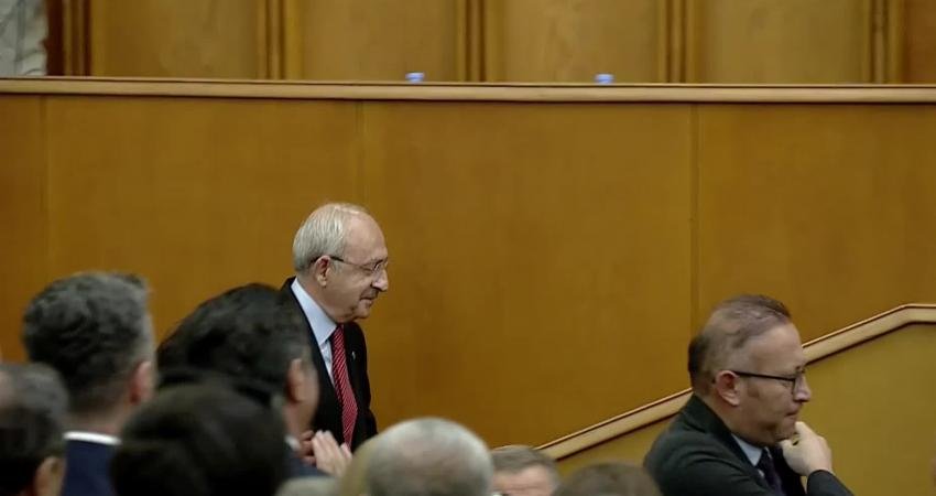 CHP Genel Başkanı Kemal Kılıçdaroğlu, grup toplantısında; “Şimdi önümüze bir