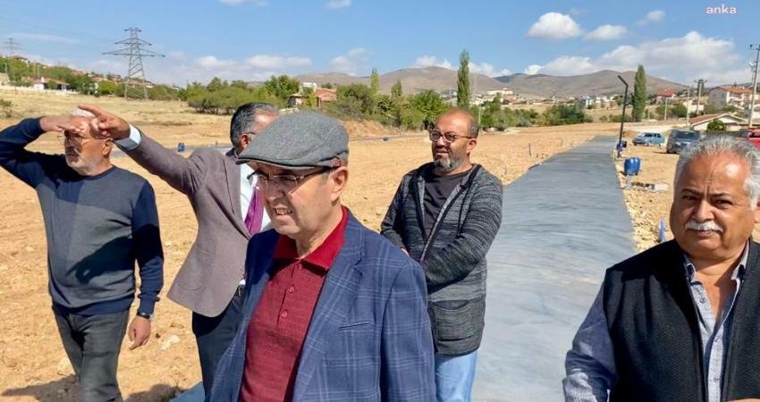 Kırşehir Belediye Başkanı Selahattin Ekicioğlu, yapımı devam eden Kervansaray Parkı