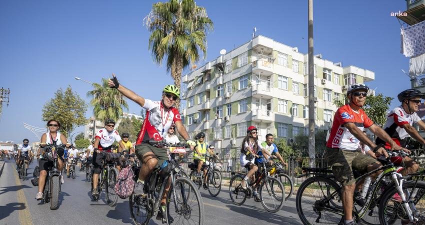 Mersin Büyükşehir Belediyesi’nin yediden yetmişe bisiklet kullanımı yaygınlaştırmak ve bisiklet