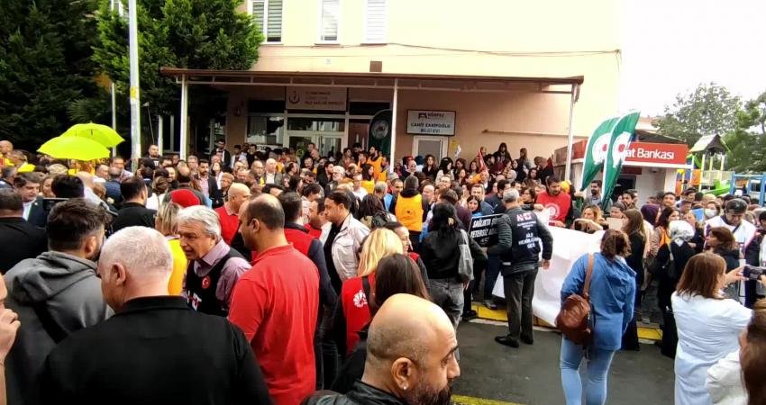 Kocaeli’de hekimler ve sağlık çalışanları, üç hekimin darp edildiği Fatih