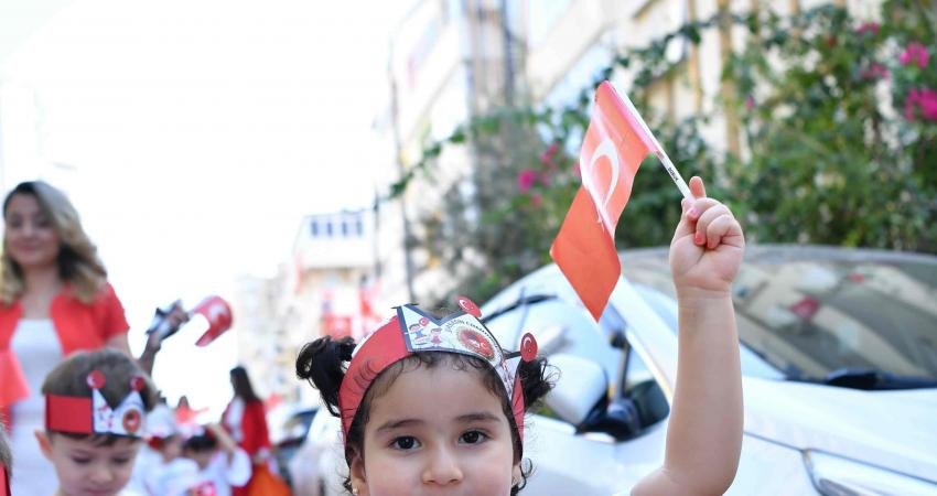 Konyaaltı Belediyesi kreş öğrencileri, 29 Ekim Cumhuriyet Bayramı’nın 100’üncü yılını