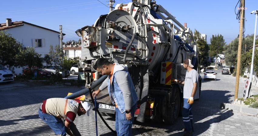 Kuşadası Belediyesi, kenti kış mevsimine hazırlamak için çalışmalarını aralıksız sürdürüyor.