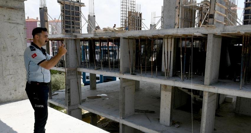 Kuşadası Belediyesi, kentte 15 Mayıs–15 Ekim arasında uygulanan inşaat yasağı