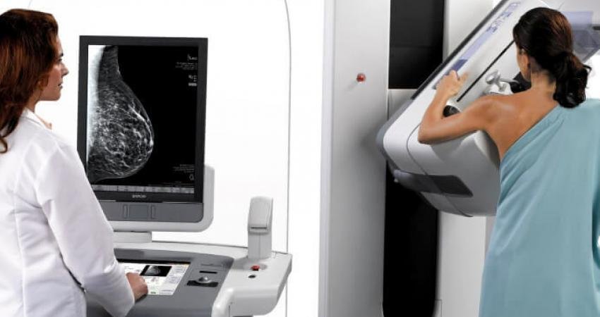 Mamografi, memelerin röntgen görüntülerini elde etmek için kullanılan bir tıbbi