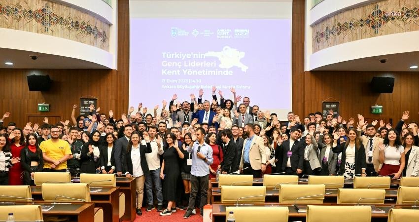 Türkiye’nin dört bir yanından Başkent’e gelen 100 Gençlik Meclisi yöneticisi