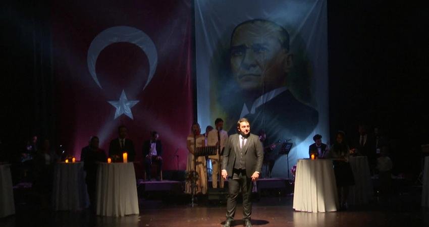 Merkezefendi Belediyesi Kent Tiyatrosu ile Merkezefendi Belediye Orkestrası’nın hazırladığı ‘Atatürk