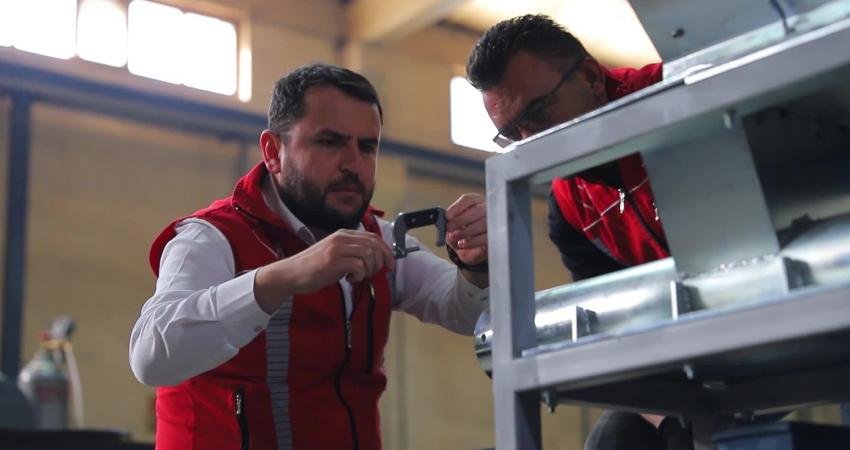 Merkezefendi Belediyesi Ar-Ge ve İnovasyon Merkezi’nde üretilen ‘Mama Üretim Makineleri’nin