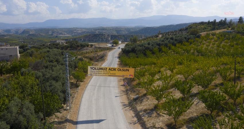 Kırsal mahallelerde gerçekleştirdiği yol çalışmalarına her geçen gün bir yenisini