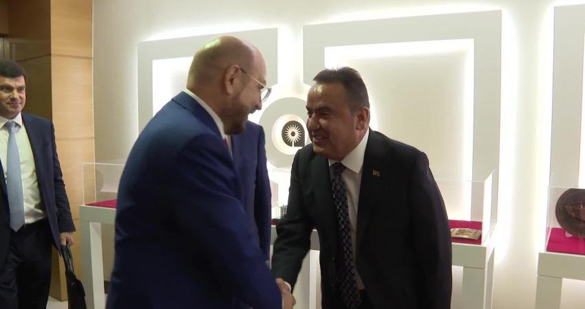 Antalya’da bulunan Moskova heyeti, Antalya Büyükşehir Belediye Başkanı Muhittin Böcek’in