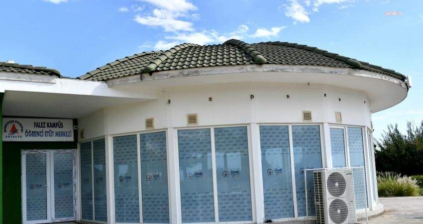 Antalya’da Muratpaşa Belediyesi, falez sahil bandında yeni  etüt merkezini