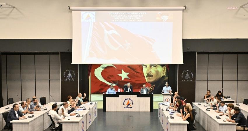 Muratpaşa Belediyesi’nin Türkiye’nin ilk dijital demokrasi platformu 'komsumeclisi.com' üzerinden ilçe