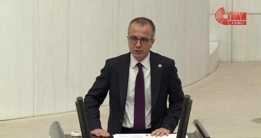 CHP Ankara Milletvekili Okan Konuralp, TBMM Genel Kurulu'nda; Galatasaray Meydanı'nda