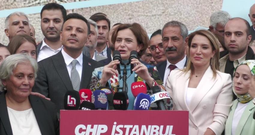 Eski CHP İl Başkanı Canan Kaftancıoğlu görevini Özgür Çelik'e devretti.