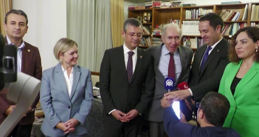 CHP Grup Başkanı Özgür Özel, önceki dönem CHP Genel Başkanlarından