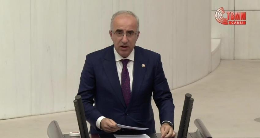 Saadet Partisi’nin, son günlerde yaşanan intihar olayları nedeniyle üniversiteli gençlerin