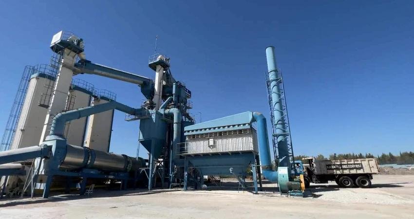 Seyhan Belediyesi, çağdaş bir kent hedefi doğrultusunda yol yenileme çalışmalarını