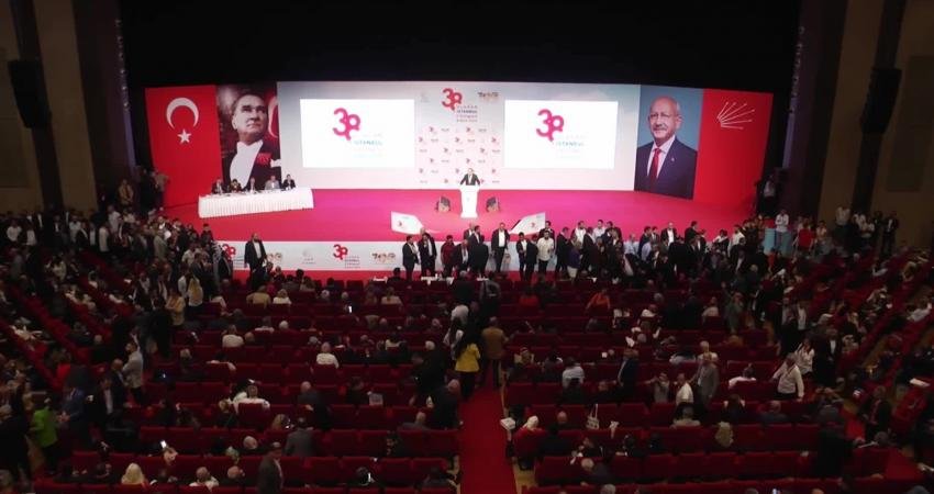 CHP İstanbul İl Kongresi'nde konuşan CHP Diyarbakır Milletvekili Sezgin Tanrıkulu,