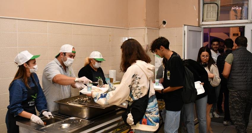 Tepebaşı Belediyesi’nin, Başkan Ahmet Ataç’ın talimatı ile üniversite öğrencileri için