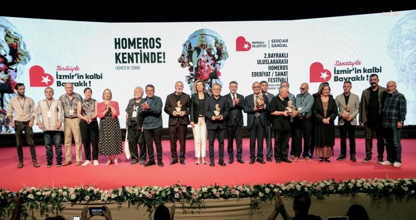 Bayraklı Belediyesi tarafından bu yıl 2’ncisi düzenlenen Uluslararası Homeros Edebiyat/Sanat