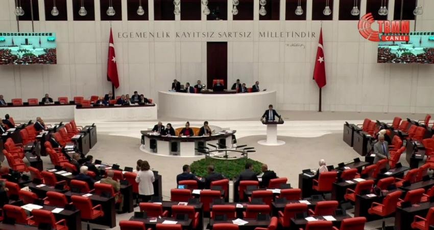 Yeşil Sol Parti’nin depremzedelerin sorunlarının araştırılması için verdiği önergenin gündemin