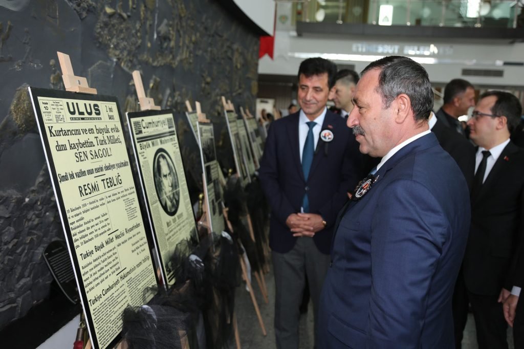 etimesgut-atasini-andi