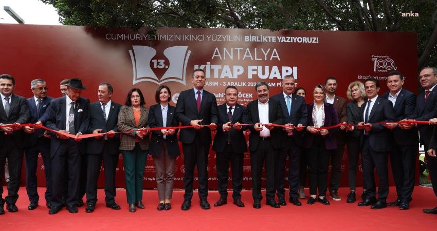 Antalya Büyükşehir Belediye’sinin bu yıl 13’üncüsünü düzenlediği Antalya Kitap Fuarı,
