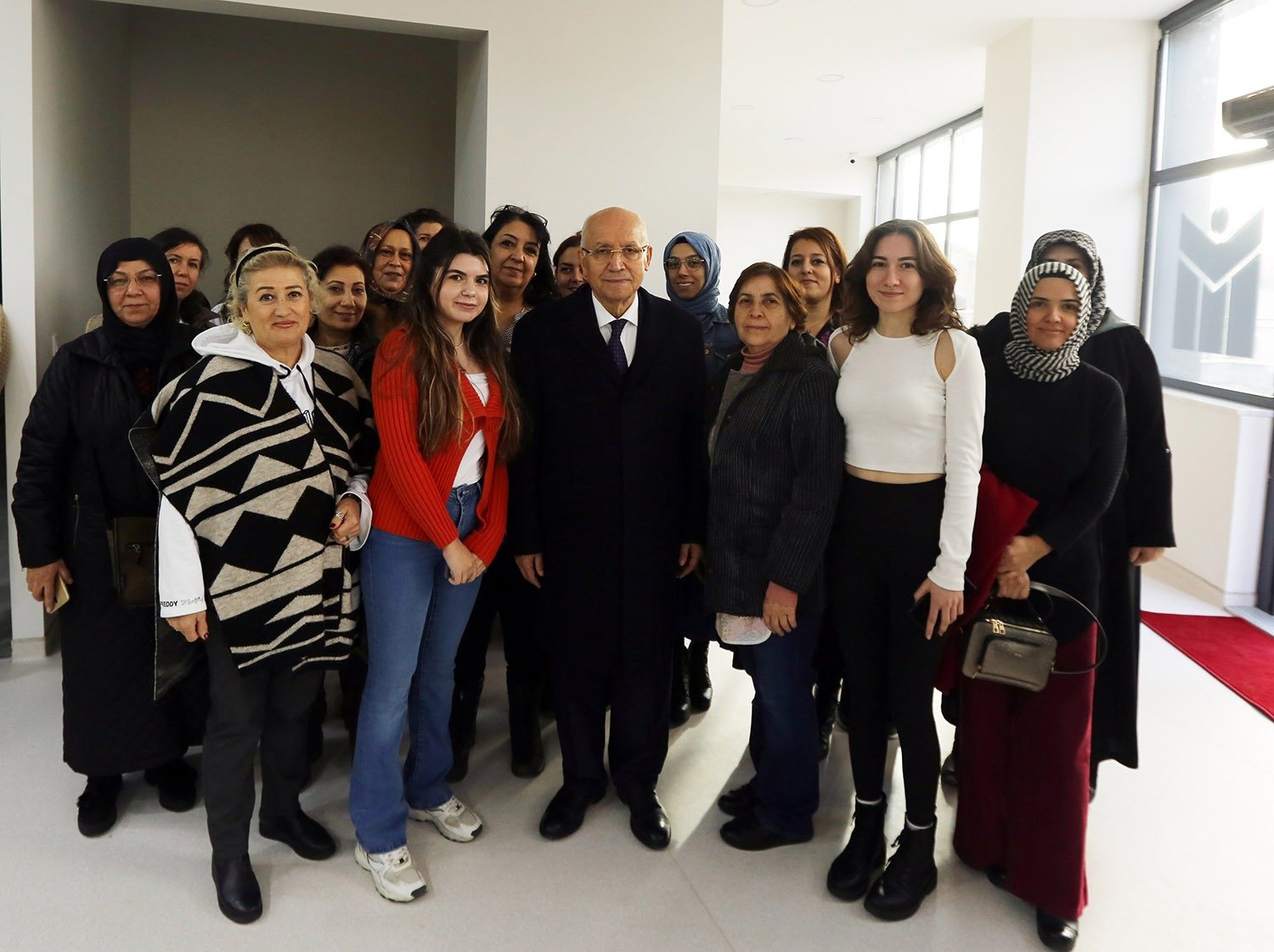 İlçenin dört bir yanında hizmete açtığı kütüphanelerle eğitime tam destek