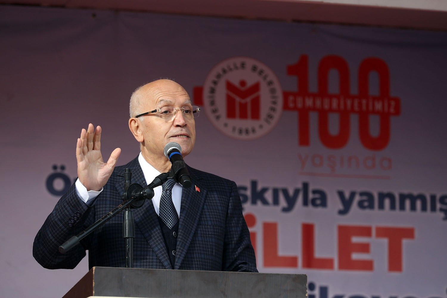 İlçenin dört bir yanına yaptığı yatırımlarla adından söz ettiren Yenimahalle
