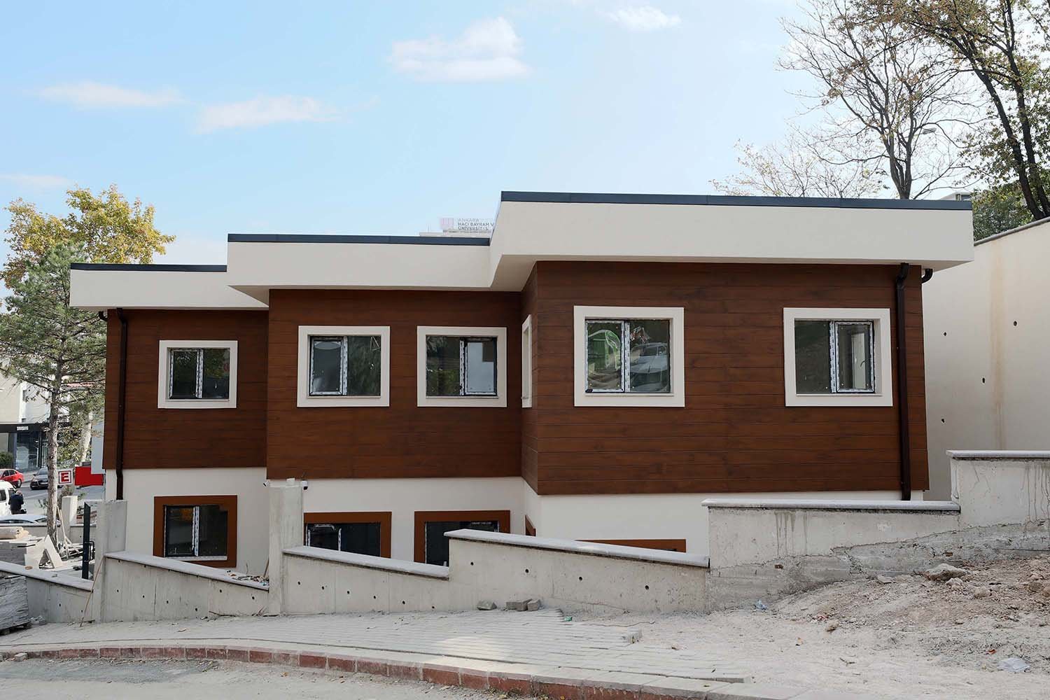 İlçe sakinlerine çağdaş, hızlı ve konforlu hizmet sunabilmek için mahallelere