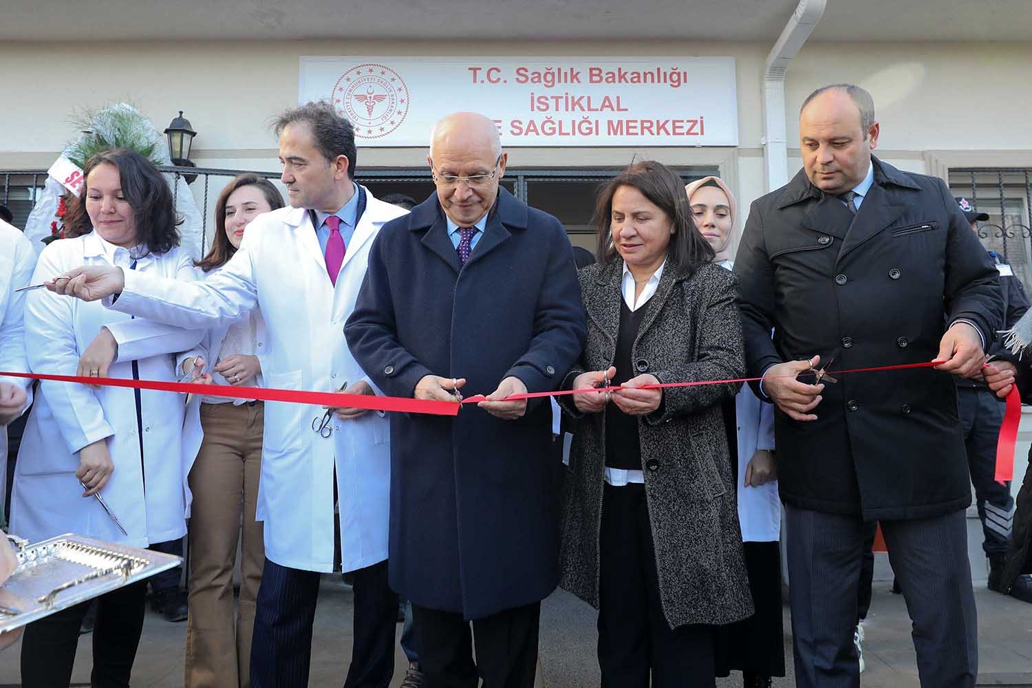 İlçenin dört bir yanına yaptığı yatırımlarla adından söz ettiren Yenimahalle