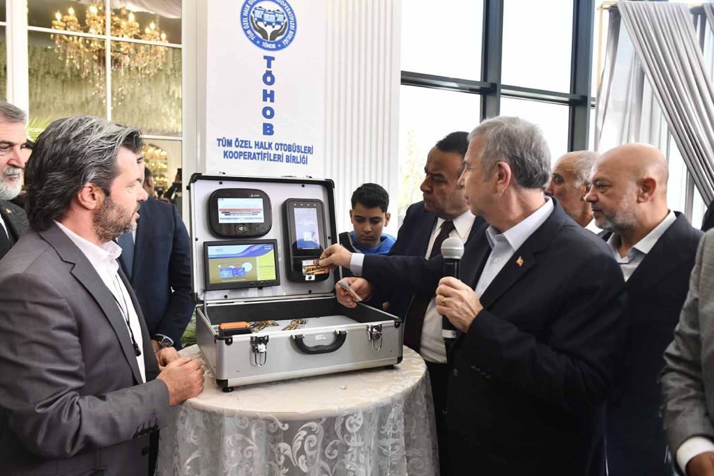 yeni-elektronik-ucret-toplama-sistemi-geliyor-mansur-yavas-ulasim-esnafi-ile-bulustu